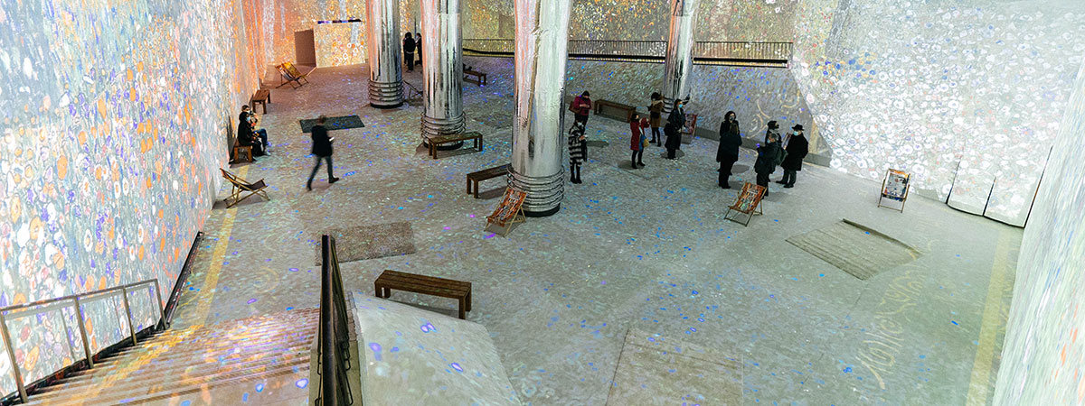 360 immersive projections of famous artworks in museums
