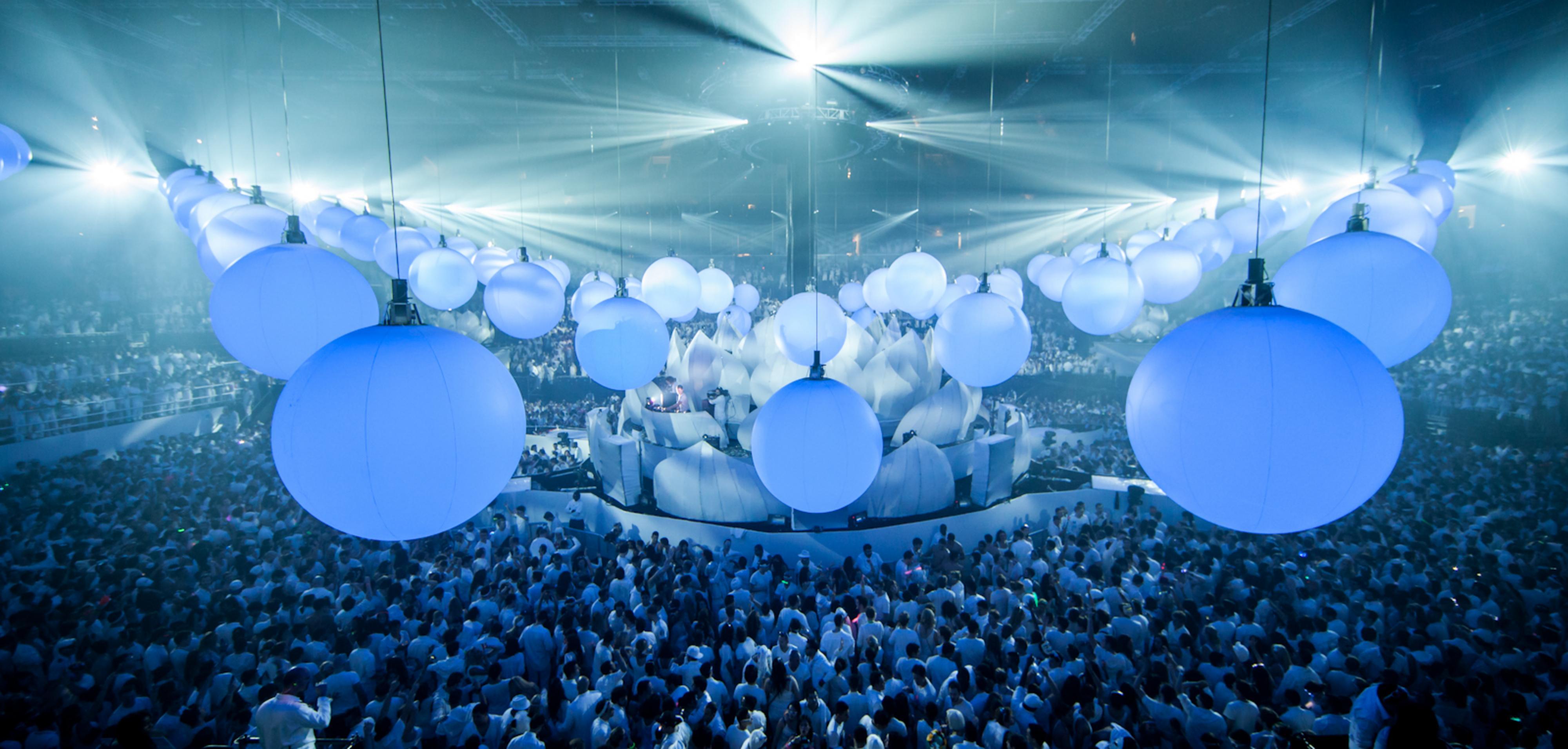 Inflatable Projection Sphere: customisable spheres up to 6 meters in ...