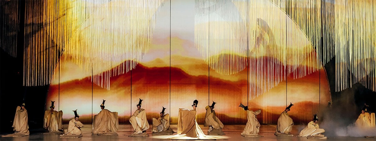 Chinese Valentine Show - string curtains