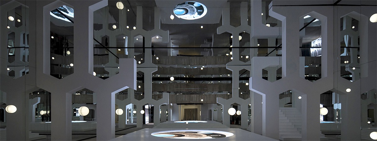 Immersive glassless mirror ceiling at Memories of Tomorrow by Six N. Five