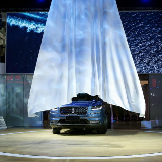 Car launch using HiSpeed Reveal unveiling system