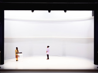 ShowTex backdrop for Tijd Zal Ons Leren by Het Nationale Theater