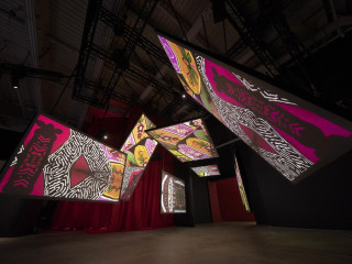Immersive projections on retro projection screens