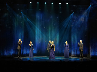 Rajaton on tour - spaghetti string curtains