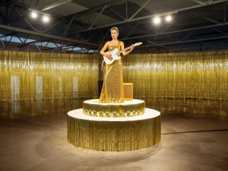 ShowTex SlitDrape for Woman in E - Ragnar Kjartansson