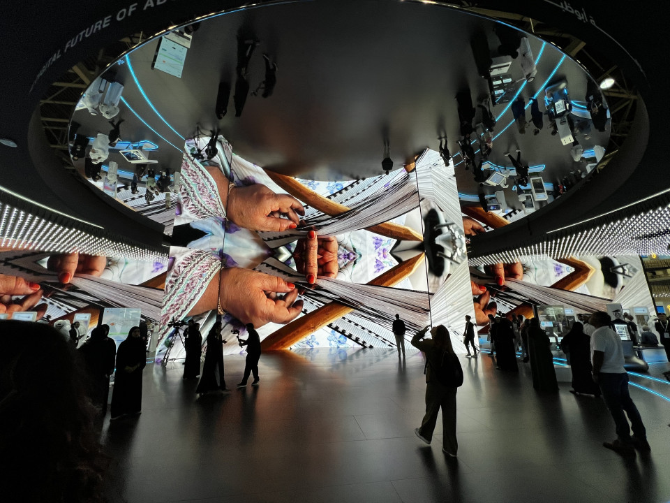 GiantMirror by ShowTex all-around at GITEX Global 2023