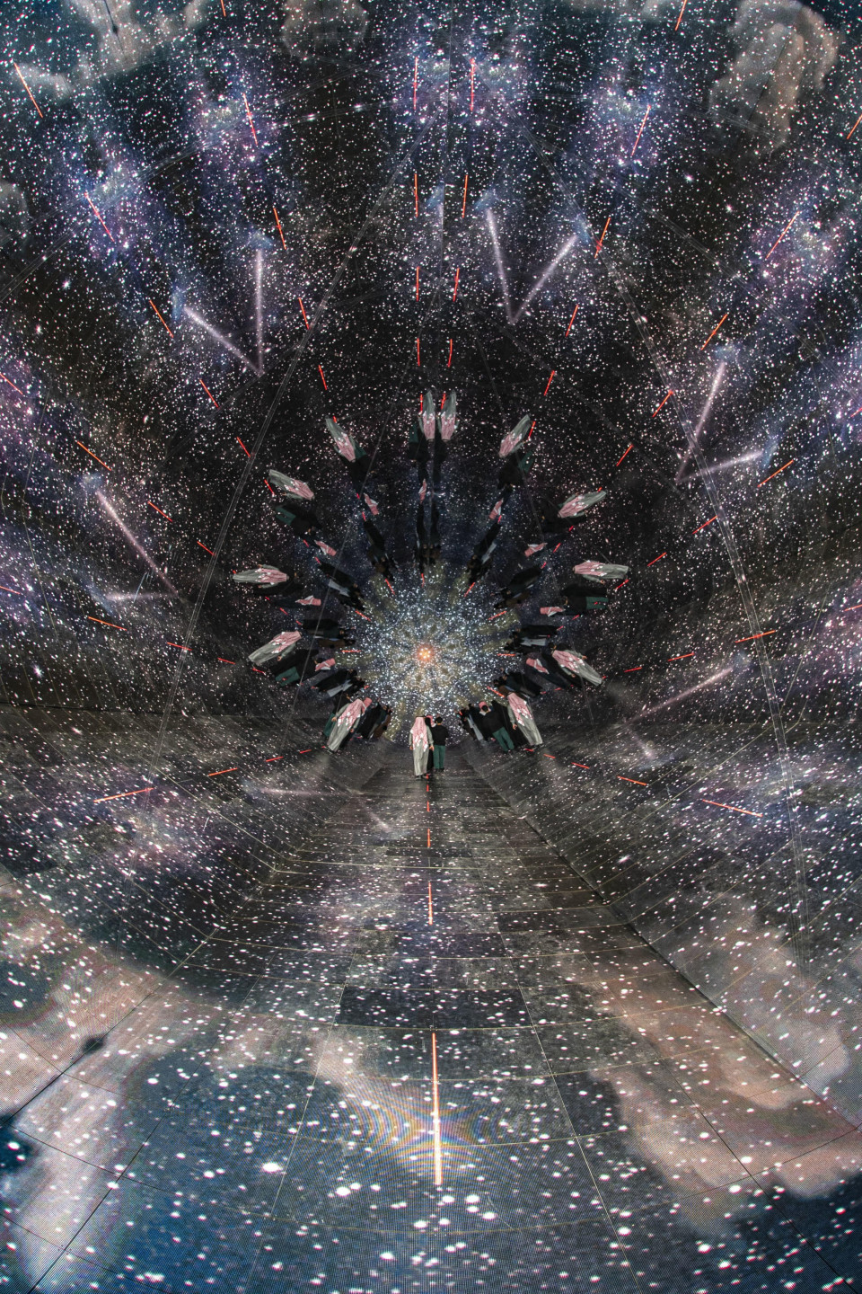 GiantMirror mirrorfoil kaleidoscope effect