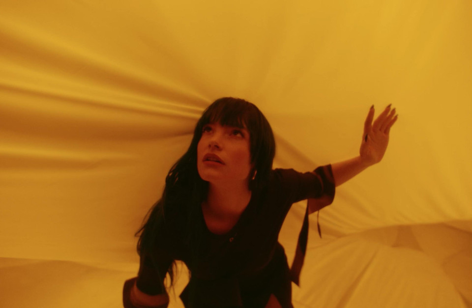 Yellow backlit backdrop to dress up the Hiroshima videoclip