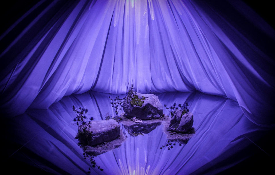 Purple backlit backdrop to dress up the Hiroshima videoclip