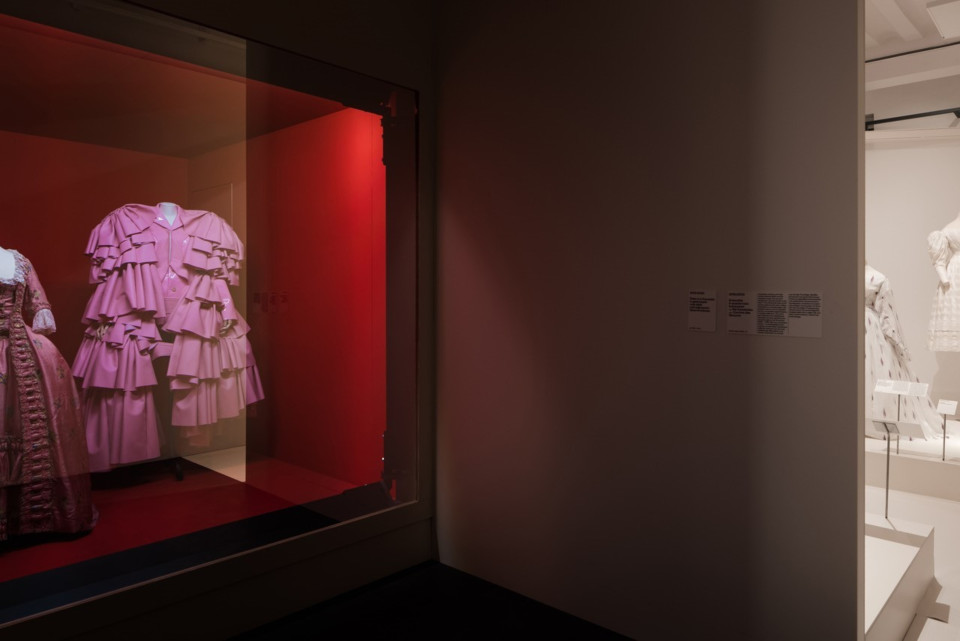 ShowTex Satinac, GiantMirror, ScreenFrame for Modemuseum Hasselt
