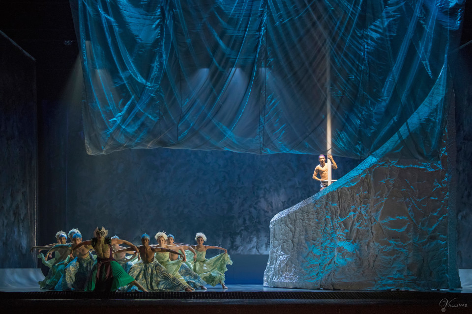 ShowTex GiantMirror, AluShape Cretonne for The Little Mermaid Ballet