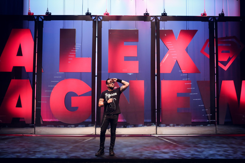 ShowTex GiantMirror for Alex Agnew