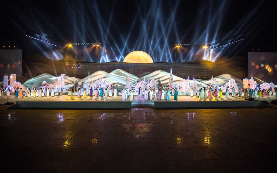 Showtex FP XL Mesh, ScreenFrame, Curved frame for UAE National Day
