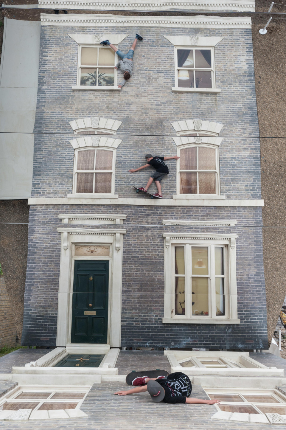 ShowTex GiantMirror for #dalstonhouse