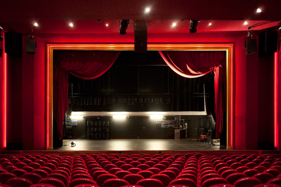 ShowTex Velours Gaudi, Wool Serge Panne, GobelinTulle, Filled Cloth, Molton for DeLaMar Theatre