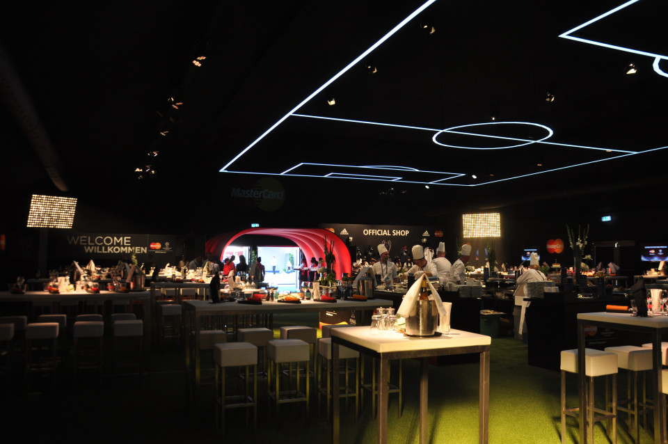ShowTex EasyDrape, PolyStretch P8 CS Matt, Cyclo 200 for MasterCard VIP lounge UEFA Champions League Final