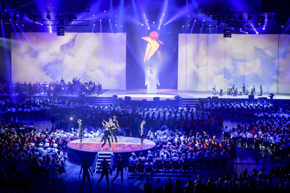 ShowTex Velours Puccini, Blackout 270, ShowLED Animation, EasyDrape, HiSpeed Motor 8000, Molton for Special Olympics