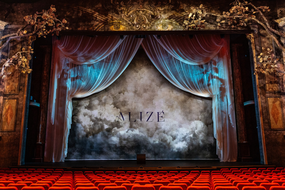 ShowTex Kabuki, HiSpeed Reveal, Voile CS, Cotton Mesh Print, Molton CS Print for Cirque du Soleil ALIZÉ